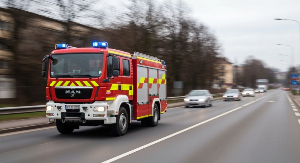 Pożar na giełdzie kwiatowej w Warszawie: strażacy w akcji w nocy!