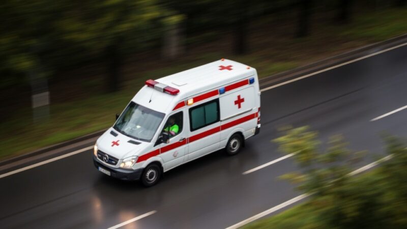 Ratownicy w bezpieczniejszym świecie: nowe przepisy chronią przed przemocą