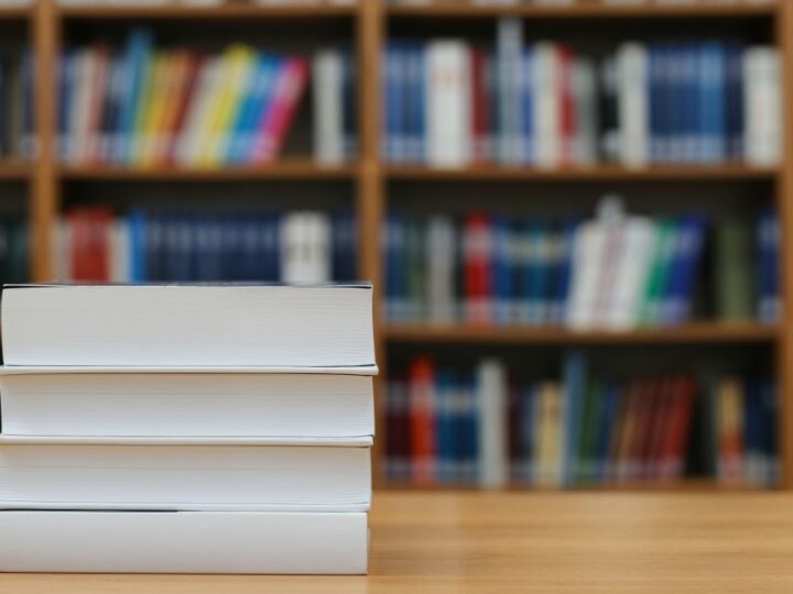 Wiosenne Odkrycia w Wypożyczalni nr 69: Książki i Filmy dla Całej Rodziny!