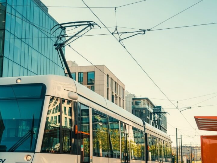 Zajezdnia „Rakowiec”: Serce warszawskiego transportu i obrony miasta