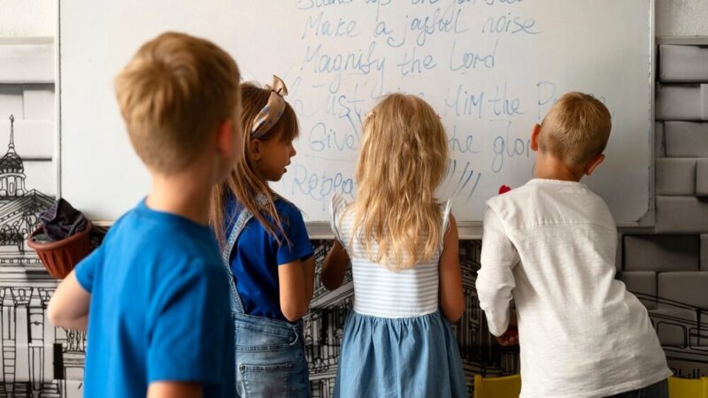 Poświąteczny powrót do szkoły: jak zorganizować ferie i zadbać o równowagę psychiczną?