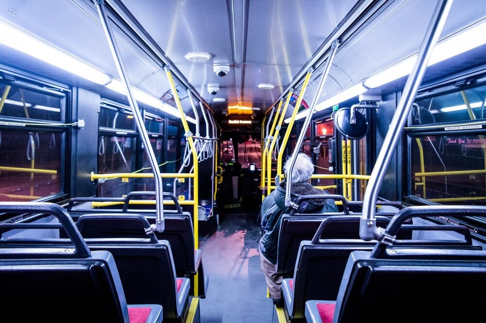 Nowe nocne kursy autobusów 120 i 527 – lepsza komunikacja dla pasażerów!