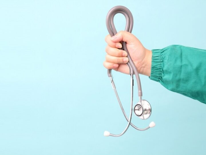 Cud w mroźnej zimie: jak empatia odmieniła życie bezdomnego 60-latka