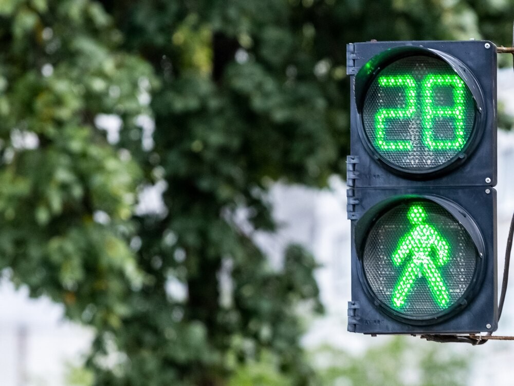 Bezpieczni na chodnikach: Nowe inicjatywy dla pieszych w stolicy