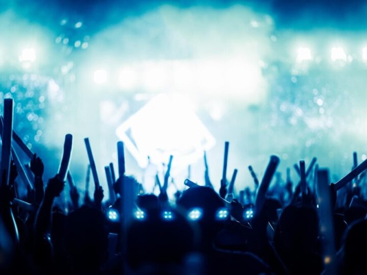 Karnawałowe Serce Ochoty: Muzyczna Noc Pełna Miłości!