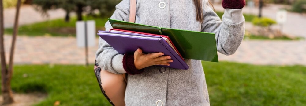 Plakatowe wyzwanie: Młodzieżowa kreatywność w Wesołej!