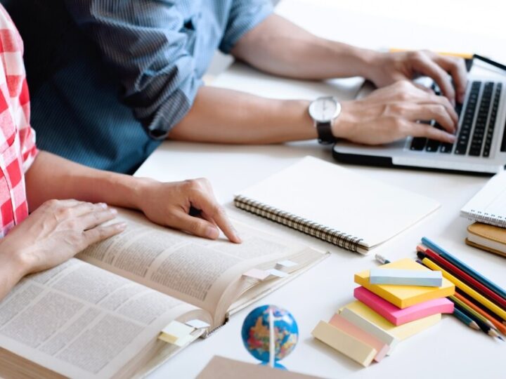 Smartfony dla seniorów: darmowy kurs w Wawrze!