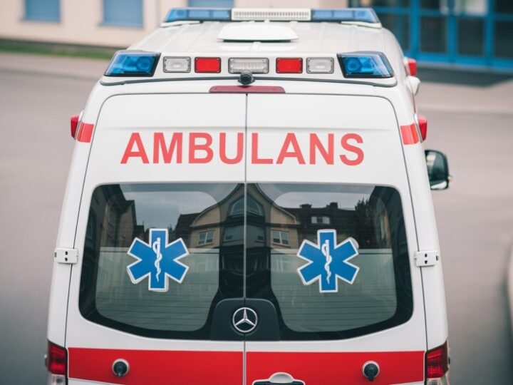 Zimowa walka o życie – bezdomny wezwał pomoc na 986