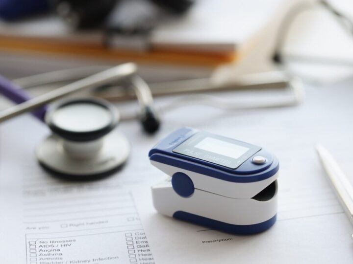 Bezpieczna młodzież: Policjantka uczy odpowiedzialności w szkołach