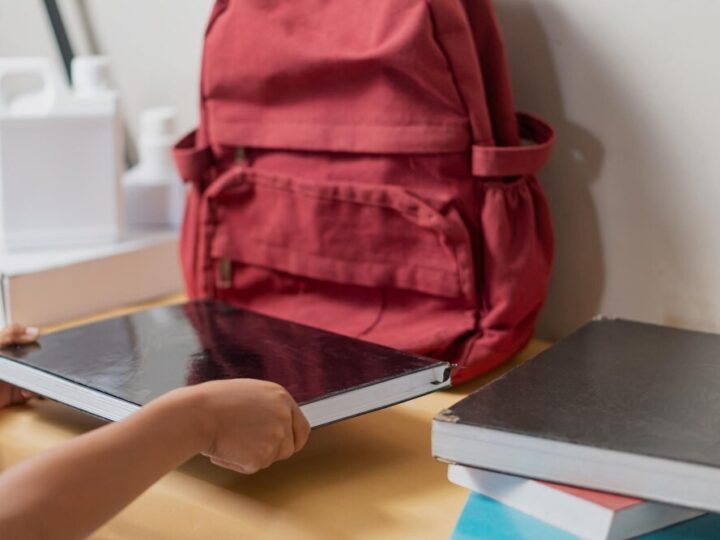 Studniówka Technikum nr 8: Polonez, emocje i armatnia salwa!