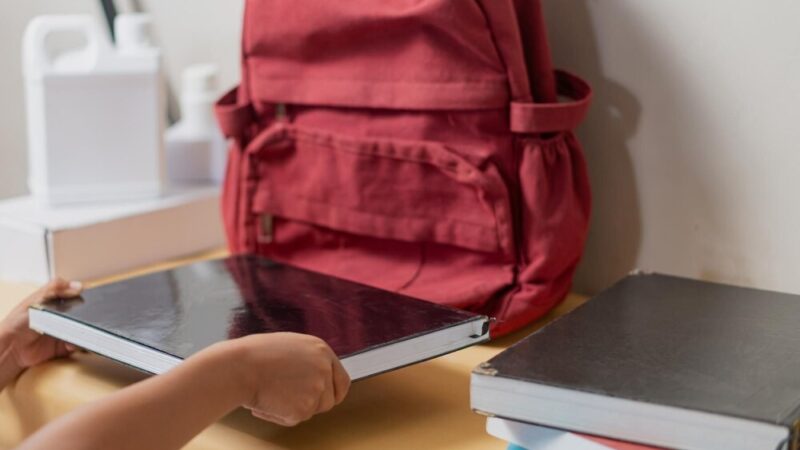 Studniówka Technikum nr 8: Polonez, emocje i armatnia salwa!