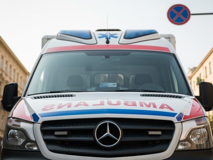 Taksówkarz w opałach – strażnicy miejscy ratują sytuację!