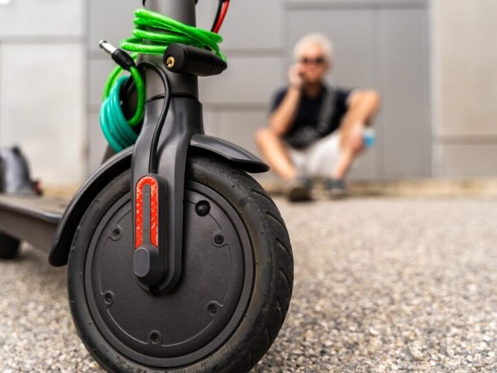 Warszawa w akcji: porządek na ulicach bez hulajnóg i wraków!