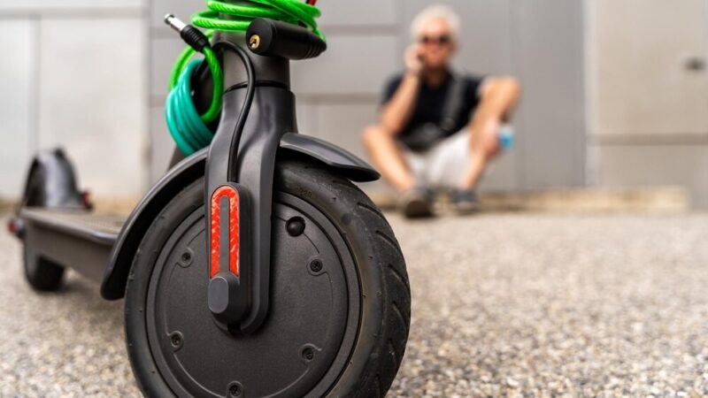 Warszawa w akcji: porządek na ulicach bez hulajnóg i wraków!