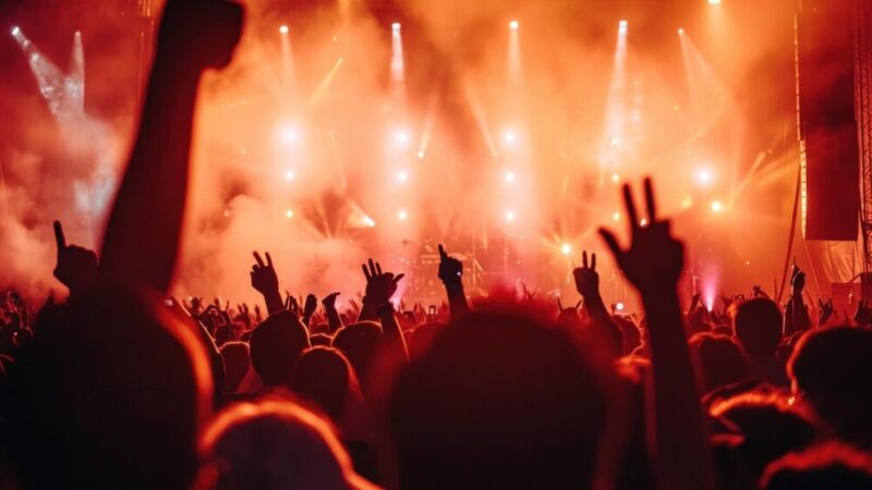 Muzyczna podróż i inspiracje dla seniorów w Wawerskiej Akademii!