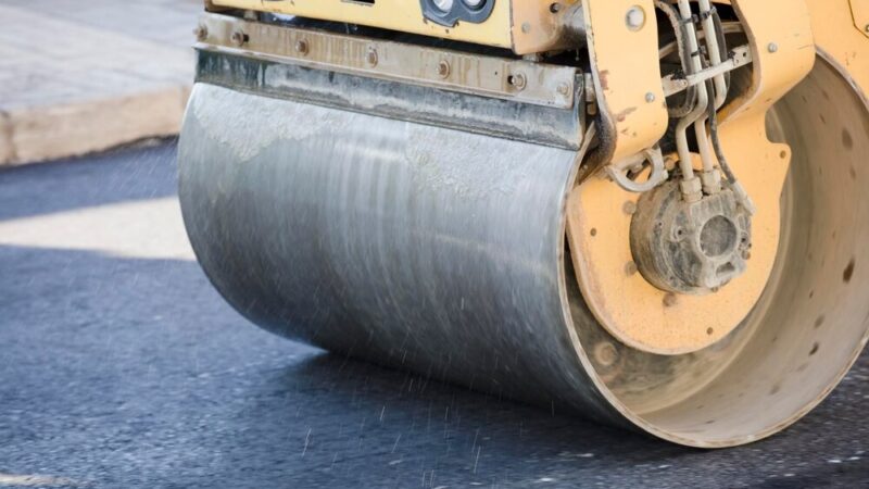 Nowy chodnik przy ul. Gandhi: komfort i bezpieczeństwo dla mieszkańców Ursynowa