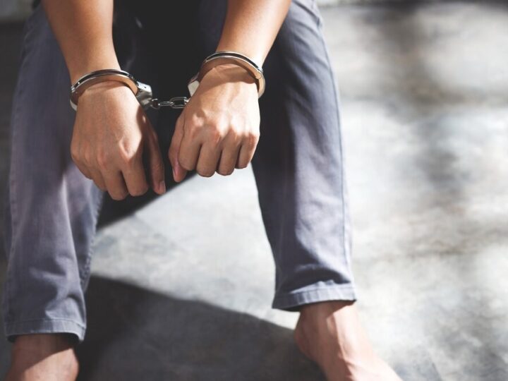 Warszawskie żniwa kieszonkowców: Jak się bronić w świątecznym tłumie?