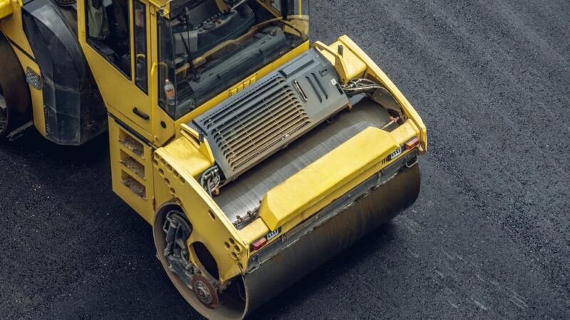 Rewolucja na ul. Grenadierów: nowa nawierzchnia i bezpieczeństwo pieszych!