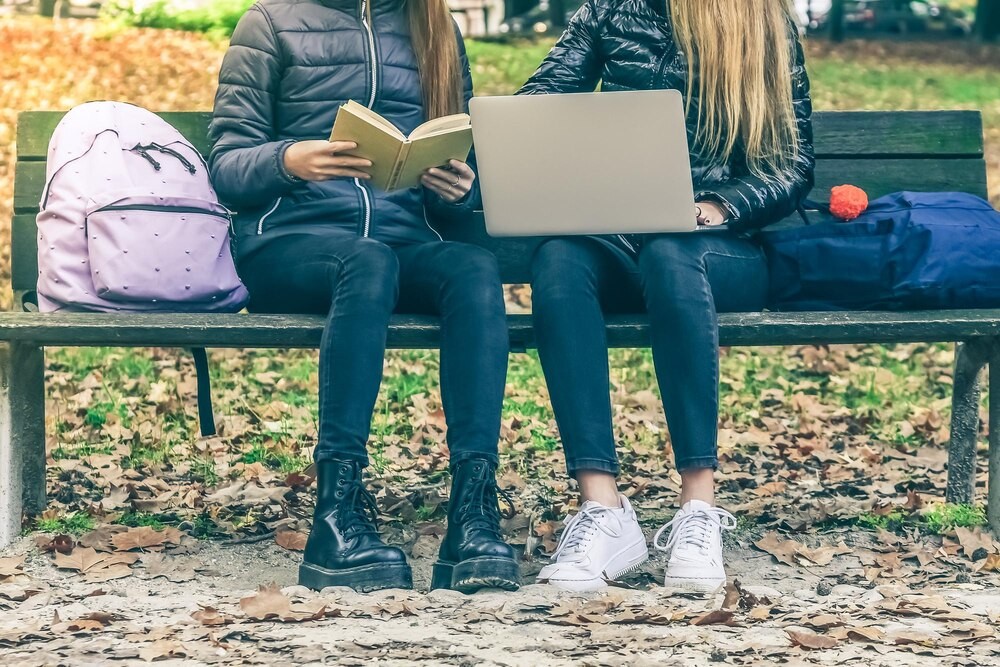 ZUS w Wesołej: Odpowiedzi na pytania o świadczenia rodzinne!