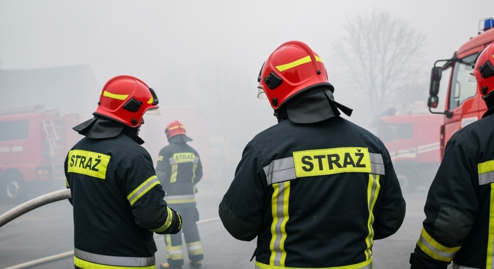 Pożar w Białołęce: strażacy w akcji ratują życie i gaszą płomienie