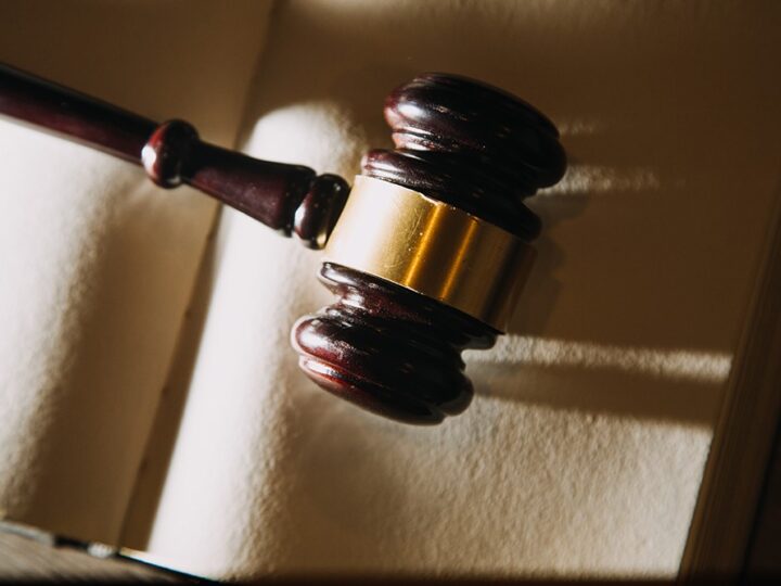 Narkotyki w domu, awantura w rodzinie – 29-latek stanie przed sądem