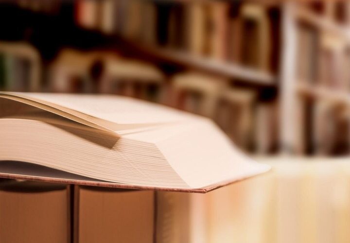 Zyta Rudzka na Białołęce: Odkryj literackie sekrety mistrzyni słowa