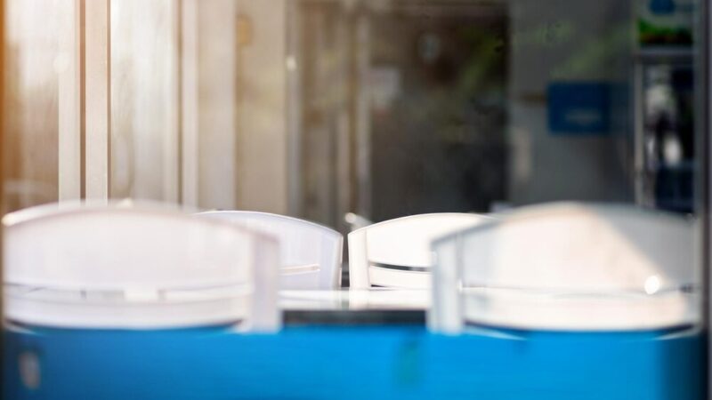 Gdzie w Warszawie znajdziesz defibrylatory, które ratują życie?