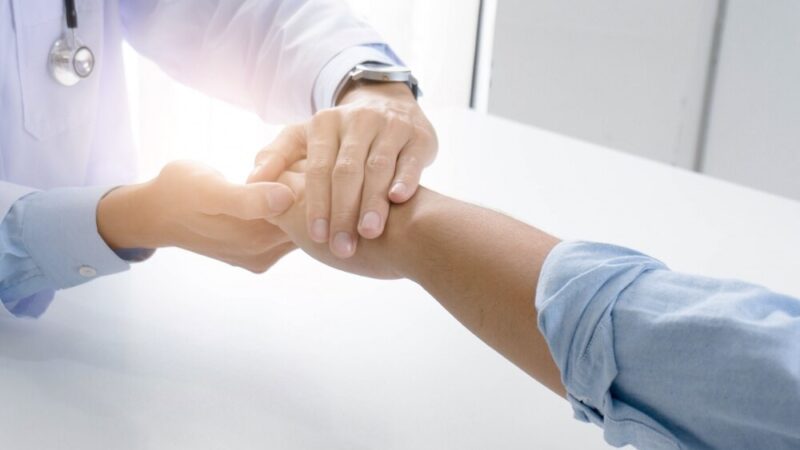 Wyjątkowe spotkania z profilaktyką – policjanci z wizytą u najmłodszych mieszkańców Serocka