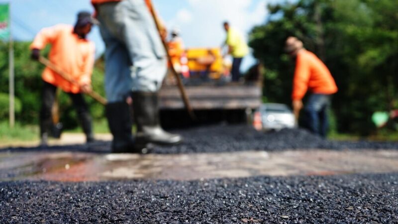 Utrudnienia na Alei Krakowskiej: Asfaltowanie prawego pasa już wkrótce!