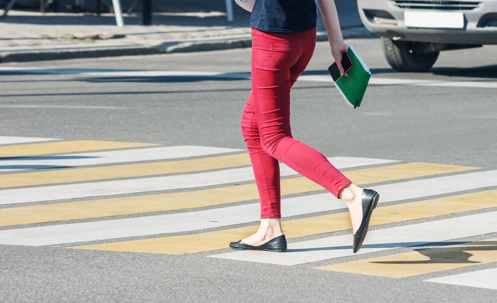 Bezpieczne Pasy: Przedszkolaki Uczą się Od Komisarza Zebry