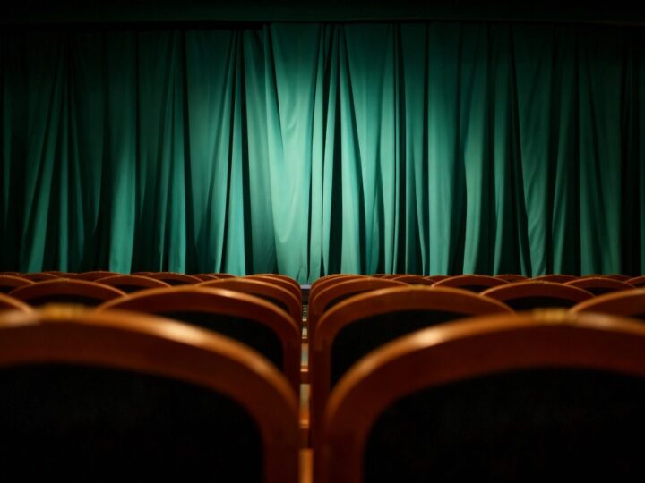 Teatralna Majówka: Sztuka na świeżym powietrzu w sercu Pragi-Południe!