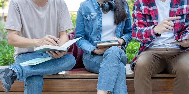 Kreatywność na wyciągnięcie ręki: Warsztaty w bibliotece Nautilus w Białołęce