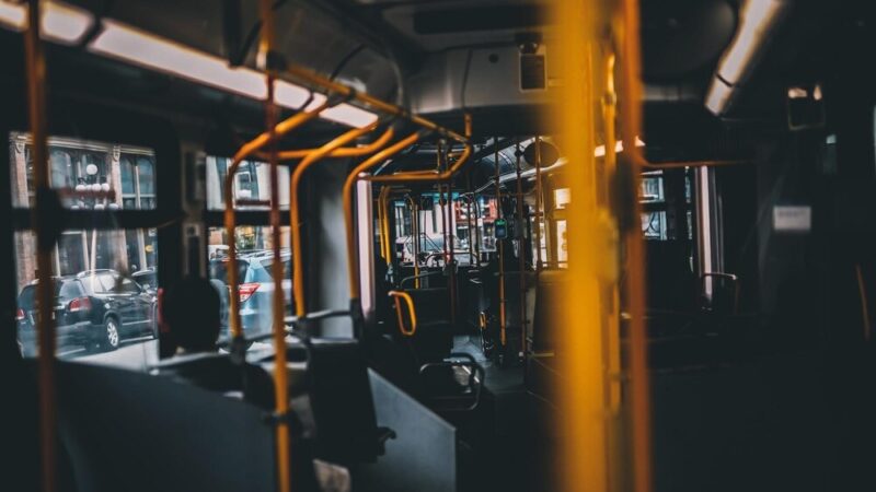 Trambuspas w Warszawie: Nowa era komunikacji miejskiej!