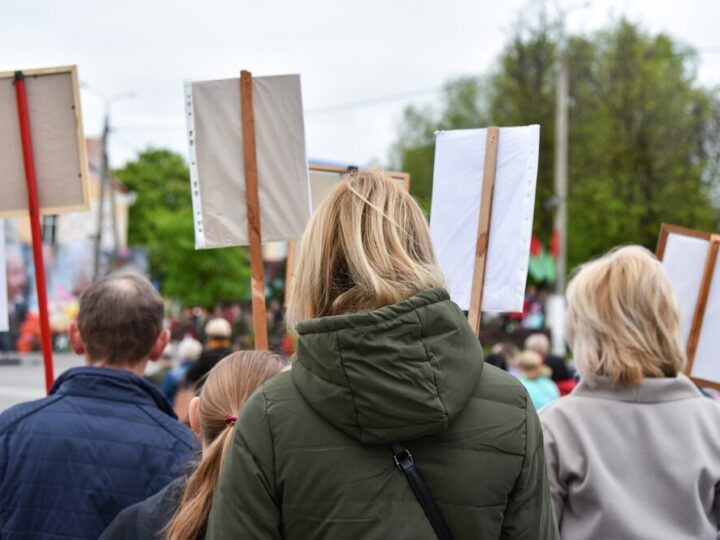 Weekend z manifestacjami: Utrudnienia w Śródmieściu Warszawy