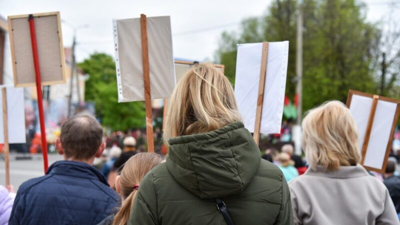 Weekend z manifestacjami: Utrudnienia w Śródmieściu Warszawy