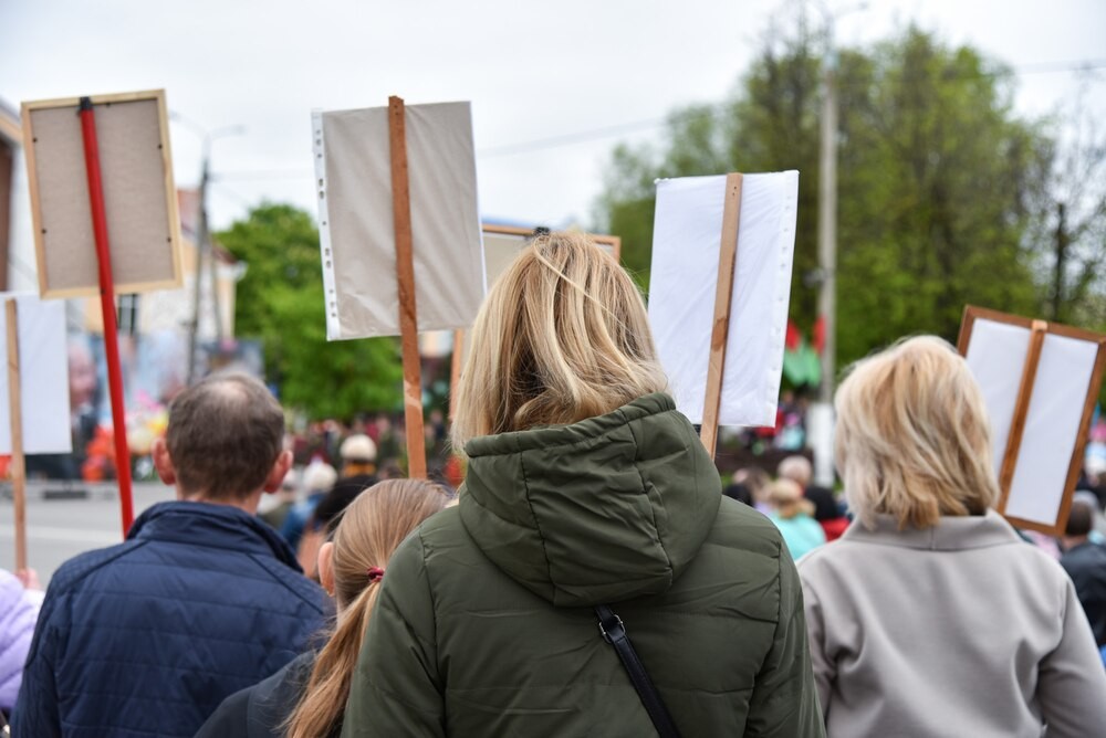 Weekend z manifestacjami: Utrudnienia w Śródmieściu Warszawy