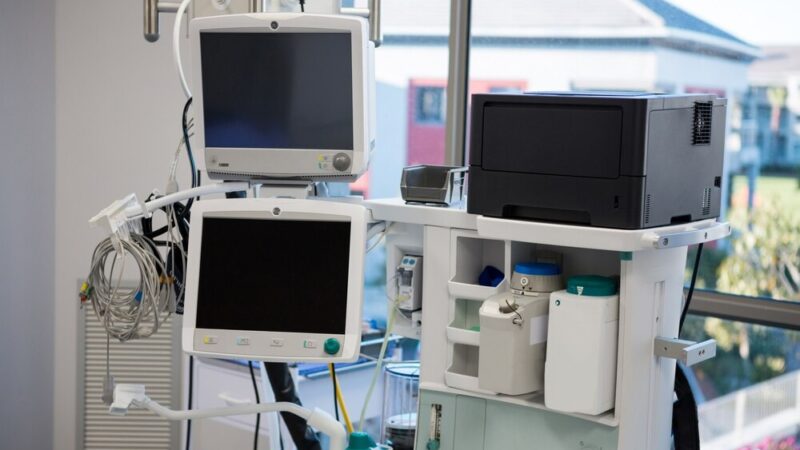 Czujemy się bezpieczniej dzięki pielęgniarkom i pielęgniarzom – świętujemy ich niezastąpioną rolę!