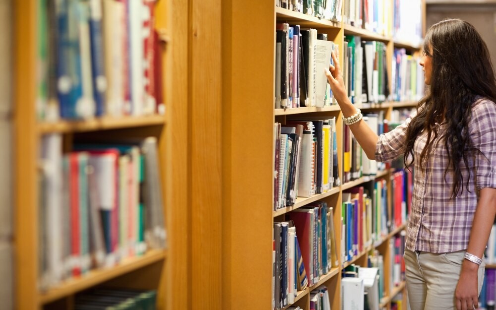 Międzypokoleniowe Gry Ekologiczne: Młodzież Inspirowana Naturą w Bibliotece Zielonej