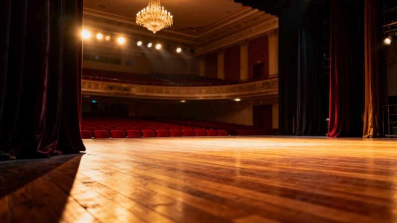 Ogniste widowisko na Podskarbińskiej: Teatr Akt zaprasza na „Ja gore”!