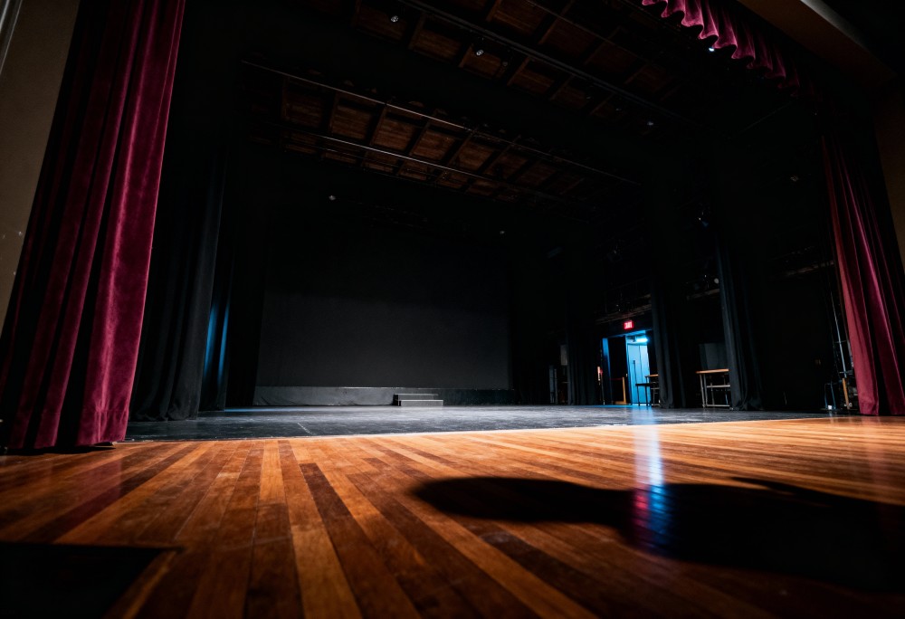 Młodzież z Żoliborza stawia czoła hejtowi na scenie Teatru Komedia