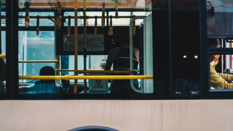 Remont S8: Nocne prace i zmiany w komunikacji autobusowej