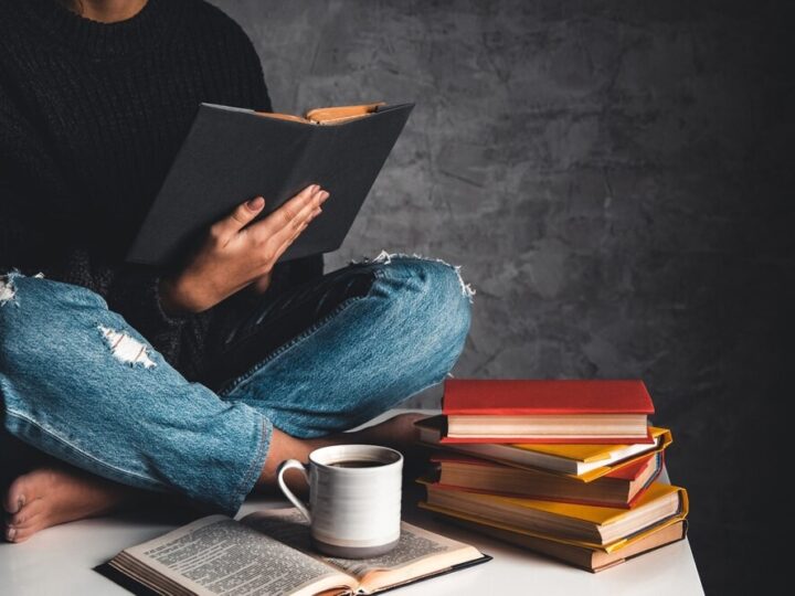 Seniorzy z Białołęki: Angielski, przyjaźń i sukcesy w Bibliotece!
