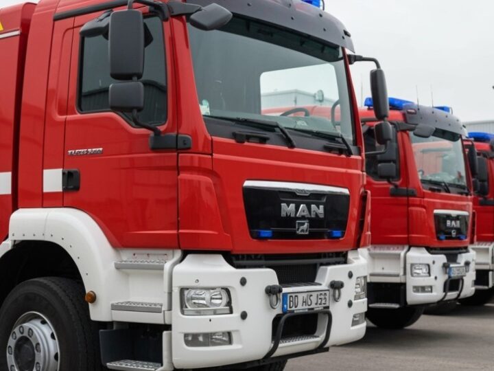 Nowy wóz strażacki dla Bielan: Uroczystość pełna radości i tradycji!