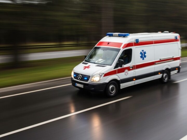 Zagubiony senior uratowany przez strażników miejskich na Starym Mieście