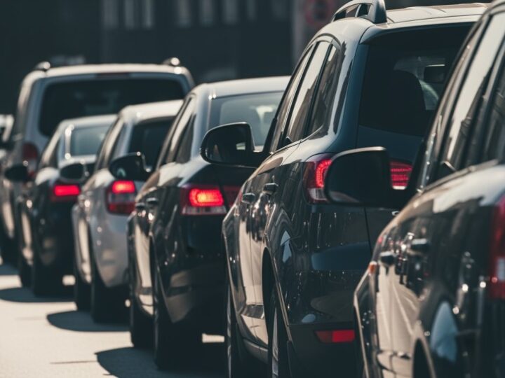 Zgromadzenie publiczne w Warszawie 21 czerwca: szczegóły i zmiany w komunikacji