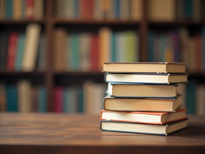 Kapibary w bibliotece: Czytanie z uśmiechem!