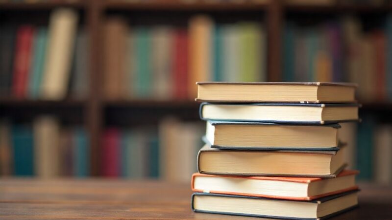Kapibary w bibliotece: Czytanie z uśmiechem!