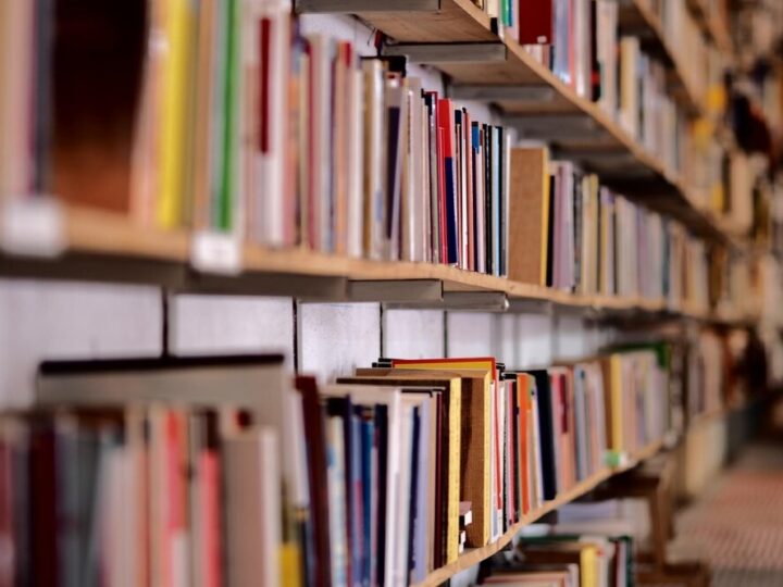 Sportowe pasje na papierze! Konkurs plastyczny w bibliotece Nautilus