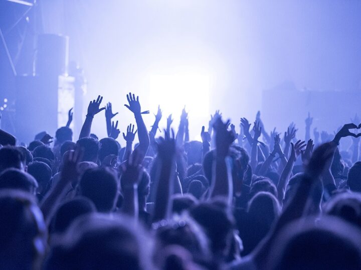 Cisza, która porusza: Silent Disco w Parku Pięciu Sióstr!