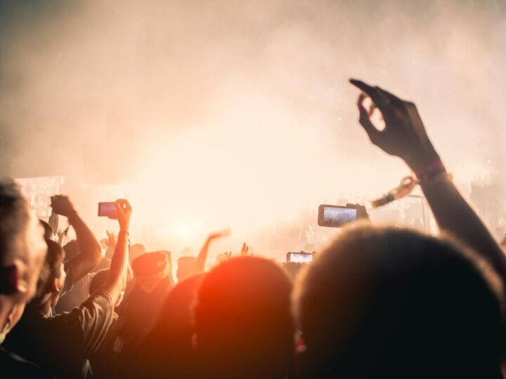 Tajemniczy rytm: Silent Disco w Parku Pięciu Sióstr!